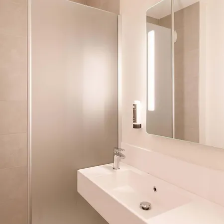 Hotel Ferrand Centre 3*