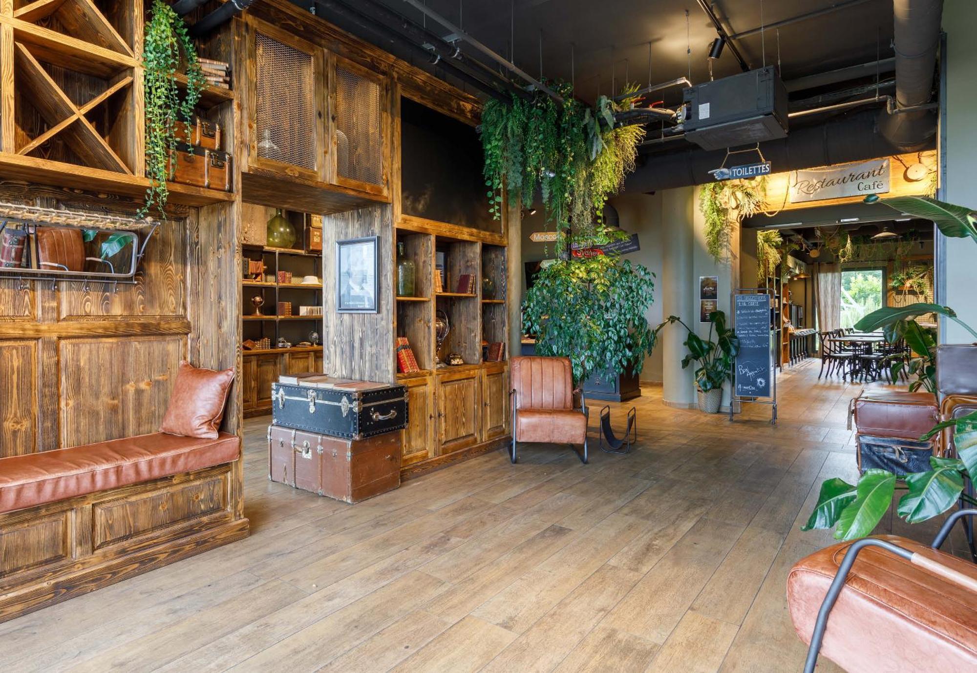 A71-a75 La Meridienne Hotel